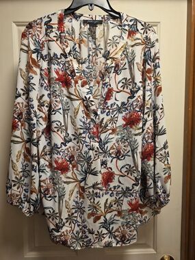 Faith & Zoe Floral V-Neck Blouse Size 1x